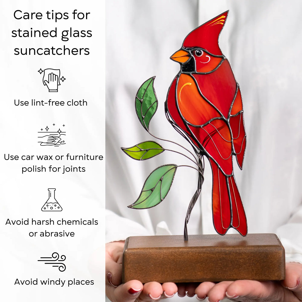 Cardenal sobre base de madera - Atrapasoles de vidrio vitral