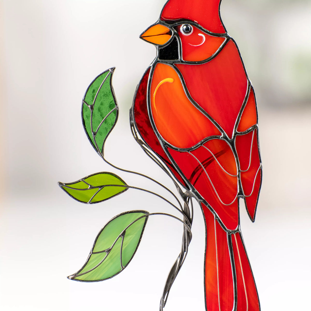Cardenal sobre base de madera - Atrapasoles de vidrio vitral